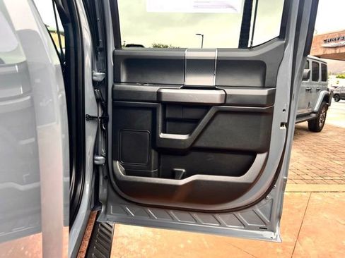 Used 2019 Ford F150 XLT w/ Equipment Group 302A Luxury RWD image 38