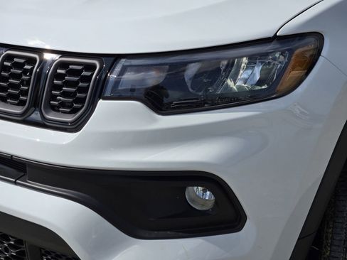 New 2026 Jeep Compass Latitude image 8