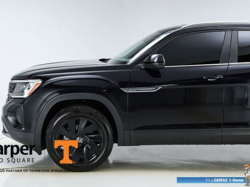 Used 2025 Volkswagen Atlas Cross Sport SE w/ Panoramic Sunroof Package image 42