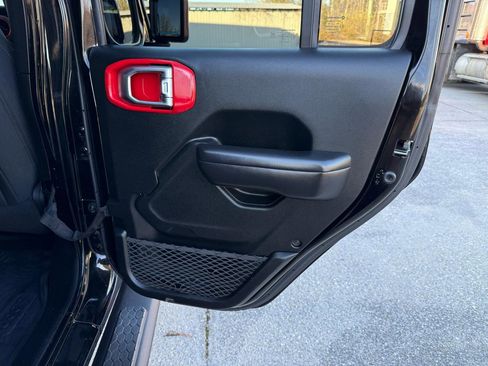 Used 2019 Jeep Wrangler Unlimited Sport S image 28
