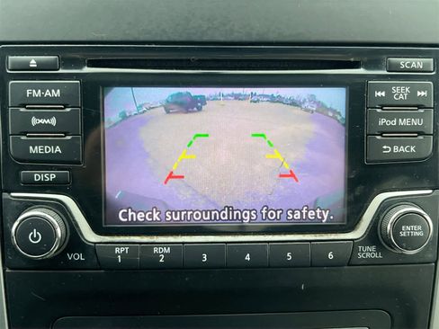 Used 2018 Nissan Frontier SV image 29