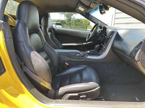 Used 2006 Chevrolet Corvette Convertible w/ Preferred Equipment Group RWD image 19