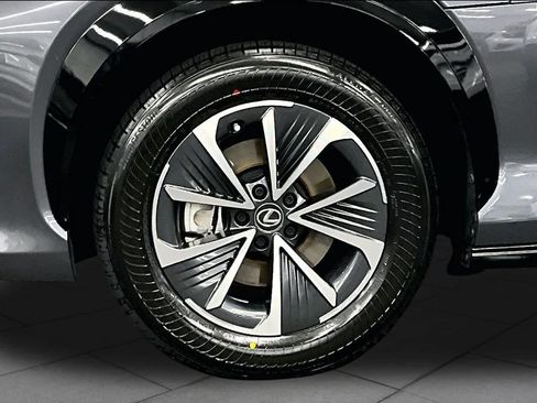 Used 2024 Lexus RZ 300e Premium FWD image 11
