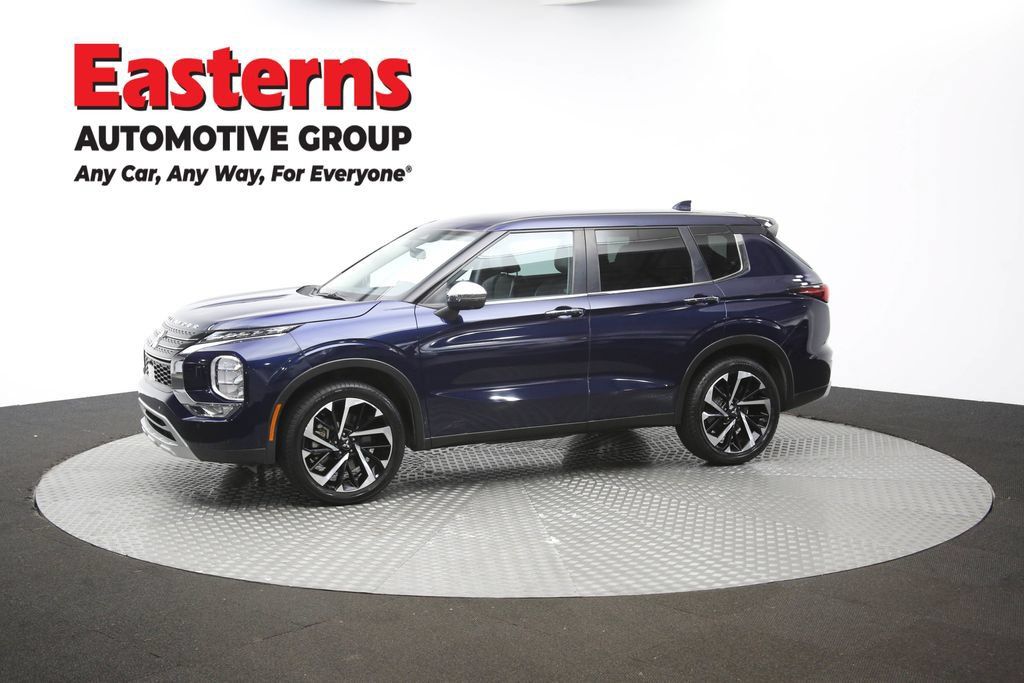 Used 2023 Mitsubishi Outlander SE AWD/4WD image 60