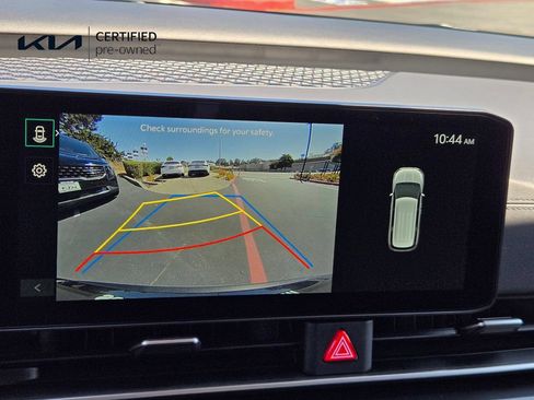 Certified 2026 Kia Carnival LX FWD image 18