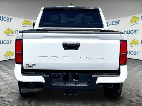 Used 2026 Toyota Tacoma SR5 AWD/4WD image 5