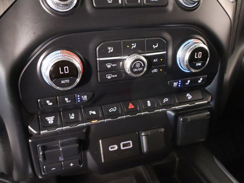 Used 2020 GMC Sierra 2500 Denali w/ Technology Package AWD/4WD image 7