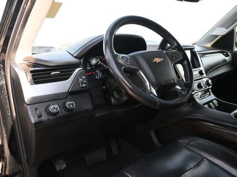 Used 2020 Chevrolet Suburban LT AWD/4WD image 17