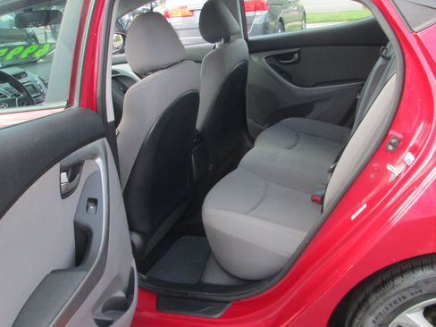 Used 2015 Hyundai Elantra SE w/ Option Group 02 FWD image 11