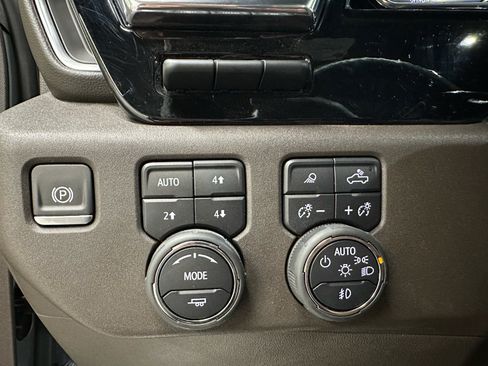 Certified 2024 Chevrolet Silverado 1500 LTZ w/ LTZ Premium Package AWD/4WD image 33
