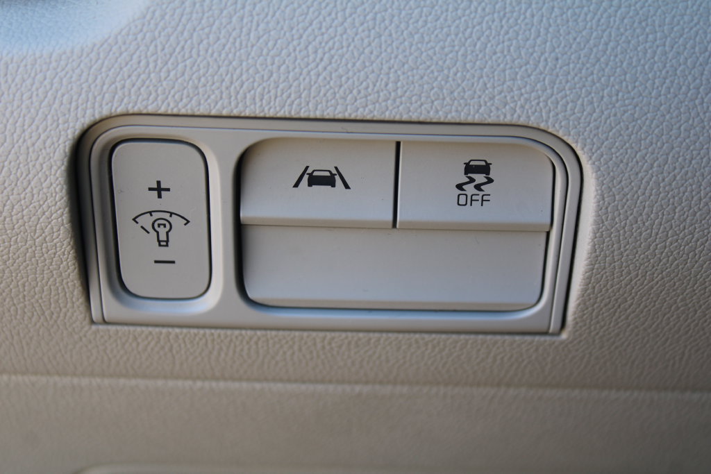 Certified 2023 Kia Sorento S w/ Panoramic Sunroof Package FWD image 24