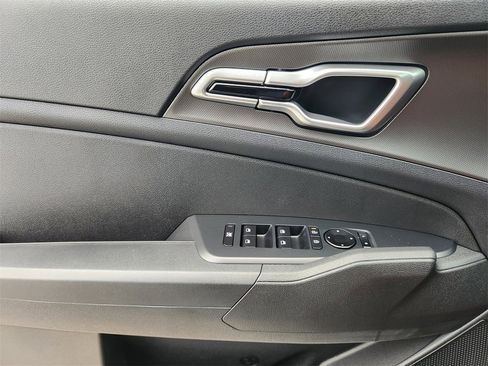 New 2026 Kia Sportage S image 16