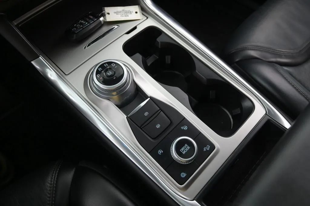 Used 2020 Ford Explorer Platinum w/ Premium Technology Package AWD/4WD image 30