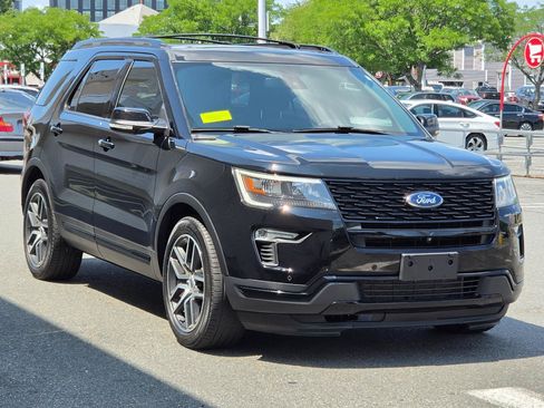 Used 2018 Ford Explorer Sport w/ Equipment Group 401A AWD/4WD image 3