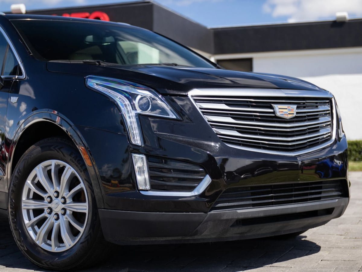 Used 2019 Cadillac XT5 FWD image 3