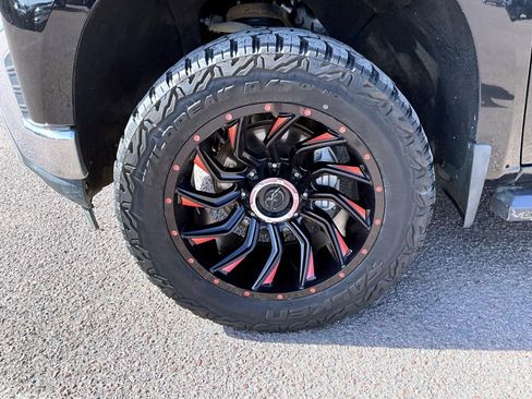 Used 2022 Chevrolet Silverado 1500 LTZ AWD/4WD image 22