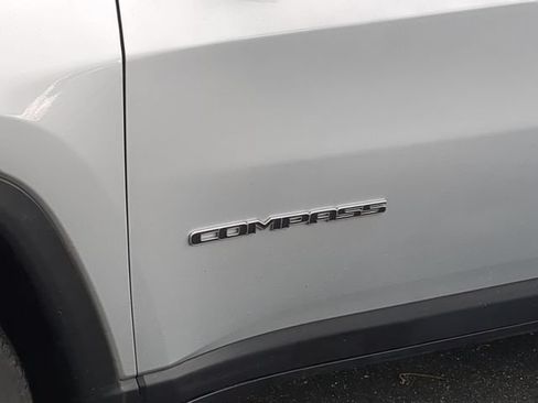 Used 2025 Jeep Compass Limited AWD/4WD image 12