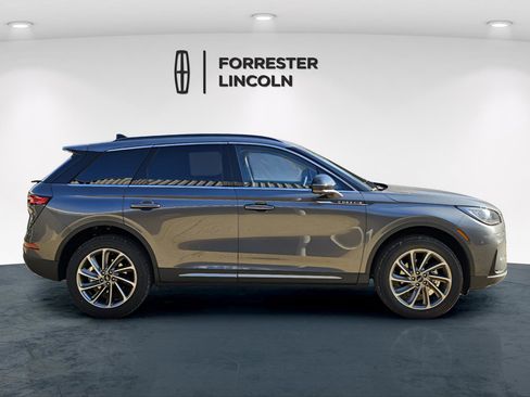 New 2026 Lincoln Corsair Premiere image 2