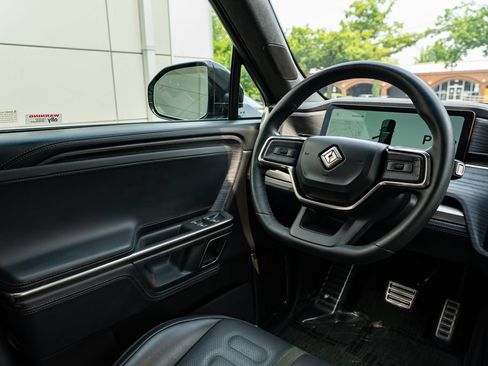 Used 2024 Rivian R1S Adventure AWD/4WD image 12