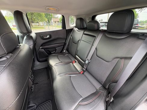 Used 2018 Jeep Compass Trailhawk w/ Cold Weather Group AWD/4WD image 27