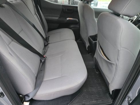 Used 2017 Toyota Tacoma SR5 image 28