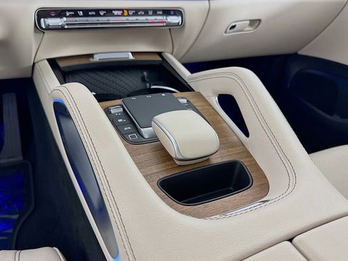 Certified 2025 Mercedes-Benz GLE 350 4MATIC image 6