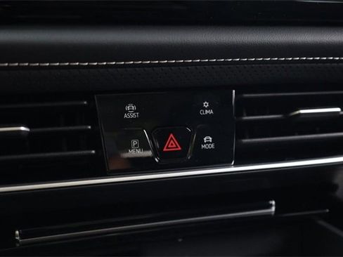 New 2026 Volkswagen Atlas SE image 17