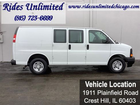 Used 2017 Chevrolet Express 2500 image 8