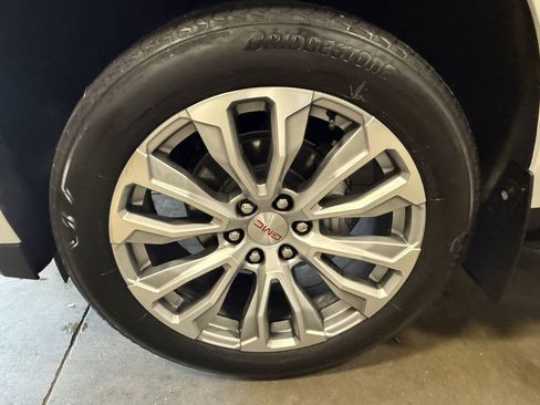 Used 2023 GMC Yukon Denali w/ LPO, Floor Liner Package AWD/4WD image 9
