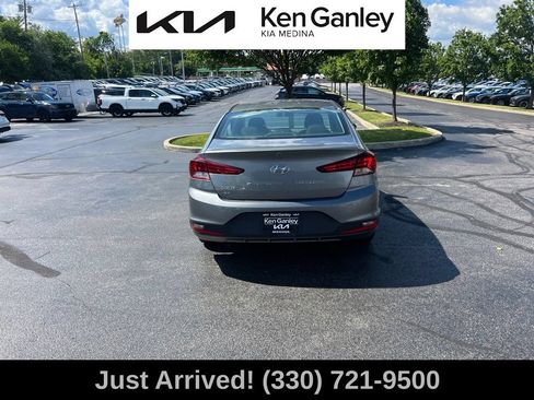 Used 2019 Hyundai Elantra SE w/ Cargo Package FWD image 6