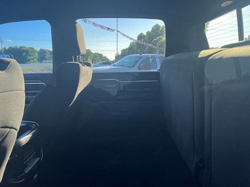 Used 2019 RAM 1500 Big Horn AWD/4WD image 12