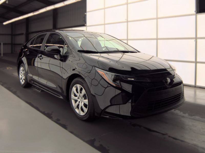 Used 2026 Toyota Corolla LE FWD image 4