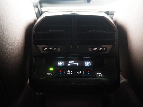 Used 2024 BMW iX xDrive50 w/ Premium Package AWD/4WD image 25
