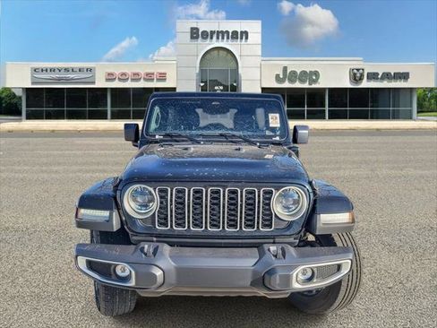 Certified 2025 Jeep Wrangler Unlimited Sahara w/ Safety Group AWD/4WD image 5