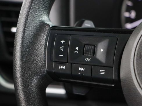 Used 2023 Nissan Rogue SV FWD image 13