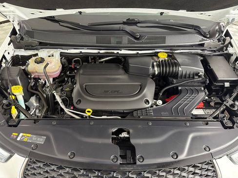 Used 2023 Chrysler Pacifica Touring FWD image 27