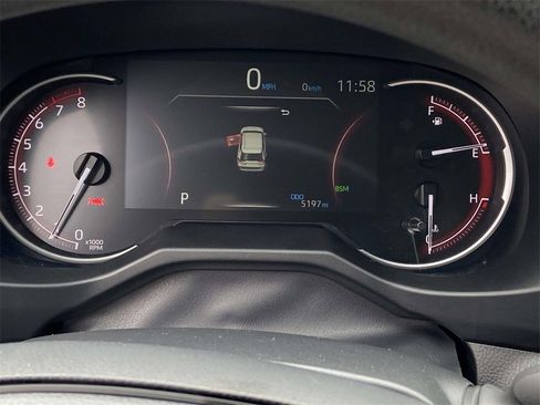 Used 2025 Toyota RAV4 XLE image 34