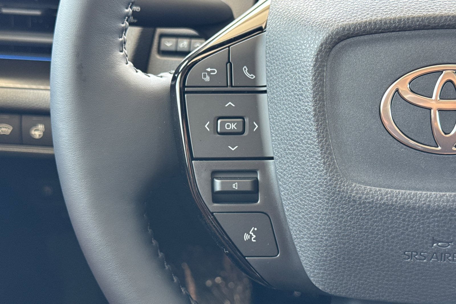New 2027 Toyota Prius FWD image 26