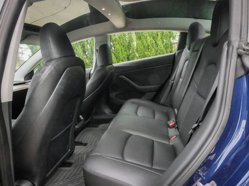 Used 2023 Tesla Model 3 Standard Range image 8