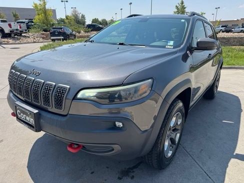 Used 2019 Jeep Cherokee Trailhawk w/ Comfort/Convenience Group AWD/4WD image 3