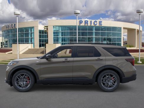 Used 2026 Ford Explorer ST-Line w/ ST-Line Street Pack AWD/4WD image 3