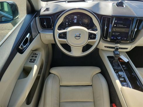 Used 2018 Volvo XC60 T6 Inscription w/ Luxury Seat Package image 14