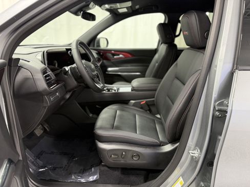 Used 2025 Chevrolet Traverse Z71 w/ Driver Confidence Package image 15