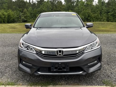 Used 2017 Honda Accord EX-L image 3