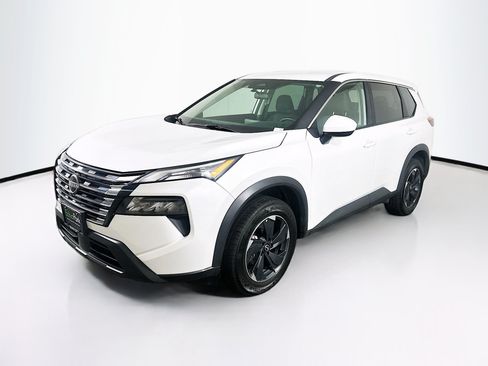 Used 2025 Nissan Rogue SV AWD/4WD image 3