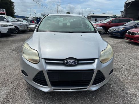 Used 2014 Ford Focus SE FWD image 2