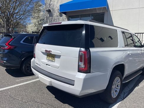 Used 2018 GMC Yukon XL SLT w/ Open Road Package image 2