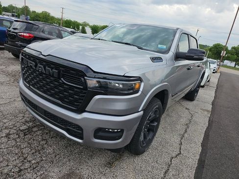 Used 2025 RAM 1500 Big Horn AWD/4WD image 5
