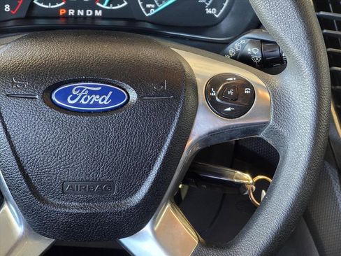 Used 2022 Ford Transit Connect XLT image 16