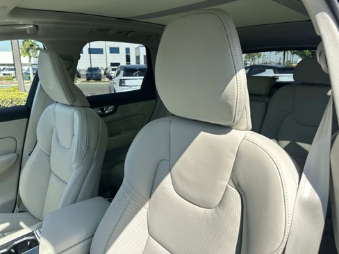 New 2026 Volvo XC60 B5 Ultra w/ Climate Package image 15